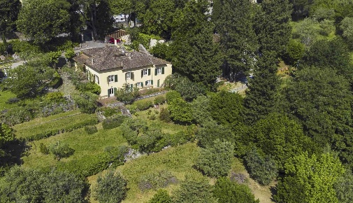 Foto Villa unifamiliare a Firenze Salviatino - San Domenico di 335 m²