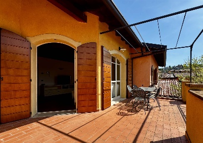 Foto Attico a Manerba del Garda di 92 m² con 3 locali in vendita