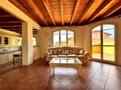 Foto Attico a Manerba del Garda di 92 m² con 3 locali in vendita