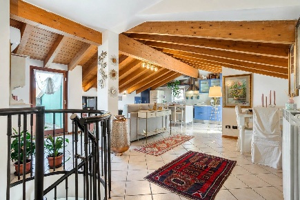 Foto Appartamento in Via Bengasi  1/F, Desio di 72 m² con 2 locali