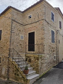 Foto Appartamento a Magliano in Toscana Montiano di 120 m² con 6 locali