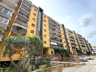 Foto Appartamento in Tommaso D'Aquino, Bari Poggiofranco di 115 m²