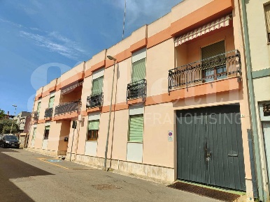 Foto Appartamento a Elmas di 140 m² con 4 locali in vendita
