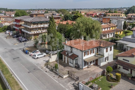 Foto Casa indipendente in Via Aquileia 86, Concordia Sagittaria Centro