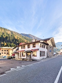 Foto Bar in Brennero, Brennero di 264 m² con 10 locali in vendita