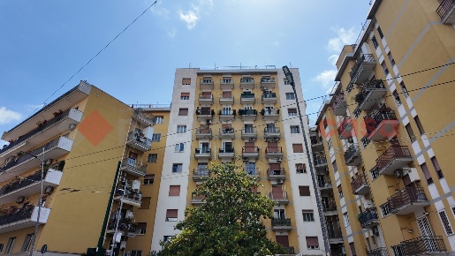 Foto Appartamento in Via Armando Diaz 2, Portici di 130 m² con 5 locali