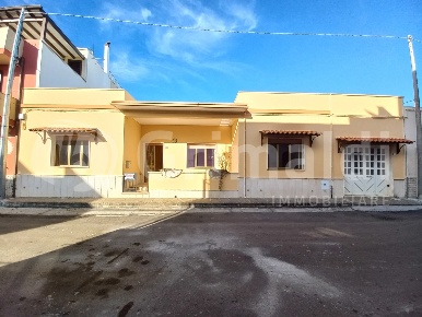 Foto Casa indipendente in Via Ugo Foscolo 28, Ugento Centro di 120 m²