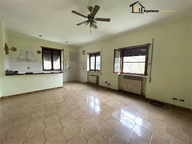 Foto Appartamento in Via Ferruti, Montopoli di Sabina di 150 m² in vendita