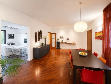 Foto Appartamento a Cascina Centro di 180 m² con 6 locali in vendita