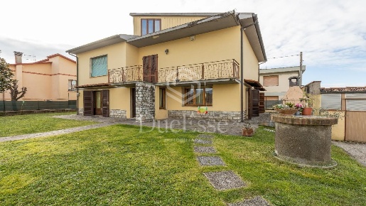 Foto Villa unifamiliare a Cascina Riglione - Oratoio di 250 m² con 6 locali