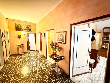 Foto Villa unifamiliare a Montelupo Fiorentino Centro di 240 m² in vendita