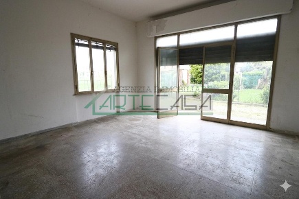 Foto Locale commerciale a Castelfranco di Sotto Orentano di 55 m²