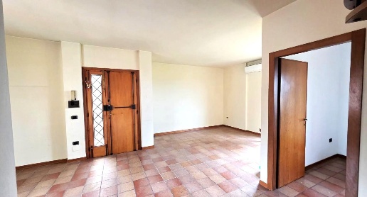 Foto Appartamento a Santa Croce sull'Arno Centro di 115 m² con 5 locali