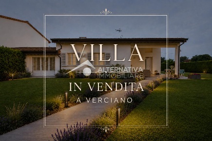 Foto Villa unifamiliare a Lucca Verciano - Guamo di 200 m² con 8 locali