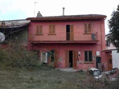 Foto Villa unifamiliare a Zeme Centro di 106 m² con 4 locali in vendita