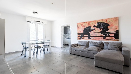Foto Appartamento a Cascina Semicentro di 70 m² con 3 locali in vendita