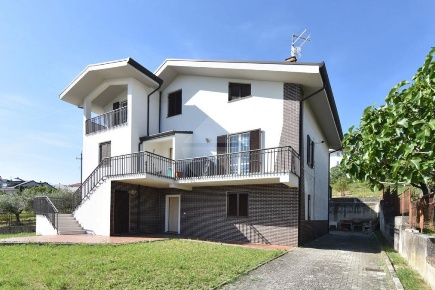 Foto Appartamento in Via Nicola Moscardelli, Castel Frentano Centro