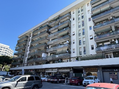 Foto Box in Viale Antonio Ciamarra, Roma di 10 m² con 1 locali in vendita
