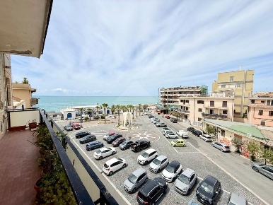 Foto Appartamento in Via Regina Margherita, Ladispoli di 91 m² con 3 locali