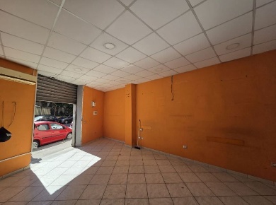 Foto Locale commerciale in Via Duca D'Aosta, Casoria Centro di 40 m²