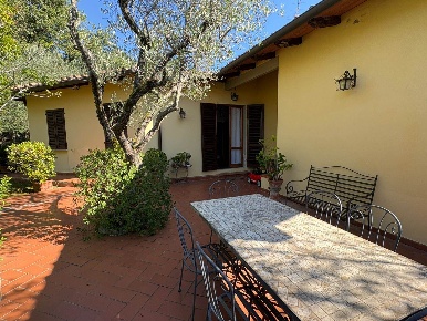 Foto Villa unifamiliare a Firenze Marignolle - Bellosguardo di 270 m²