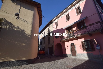 Foto Appartamento in Via Dormelletto, Arona Centro di 105 m² con 4 locali