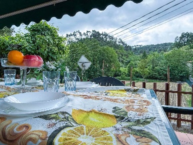 Foto Casa indipendente in via dei Boschetti, Camaiore di 101 m² in vendita