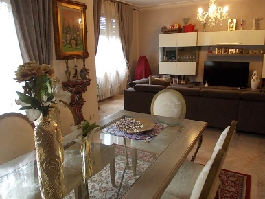 Foto Appartamento a Livorno Calzabigi di 199 m² con 10 locali in vendita