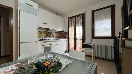 Foto Appartamento a Solesino Centro di 50 m² con 5 locali in vendita