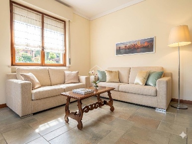 Foto Appartamento a Desenzano del Garda Rivoltella di 97 m² con 4 locali