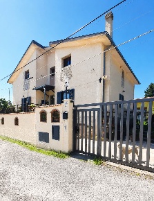 Foto Villa unifamiliare in Via dei cappuccini 7, Scurcola Marsicana