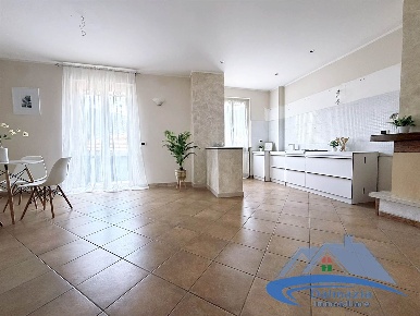 Foto Appartamento in Via Antonio Vivaldi 16, Terni Borgo Rivo di 100 m²