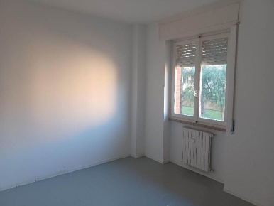 Foto Appartamento a Livorno Pontino - Bastia di 100 m² con 4 locali