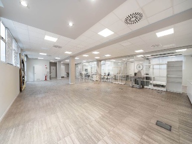 Foto Laboratorio in via Monte Rosa  89, Arcore Centro di 419 m² in affitto