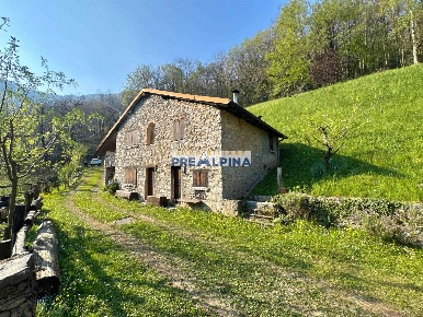 Foto Rustico in Località Rocliscione, Gazzaniga di 145 m² con 4 locali