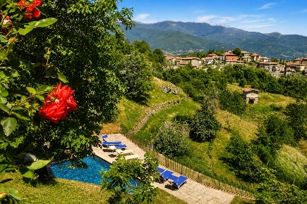 Foto Rustico a Molazzana Sassi di 450 m² con 18 locali in vendita