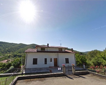 Foto Villa unifamiliare a Talla Centro di 350 m² con 10 locali in vendita