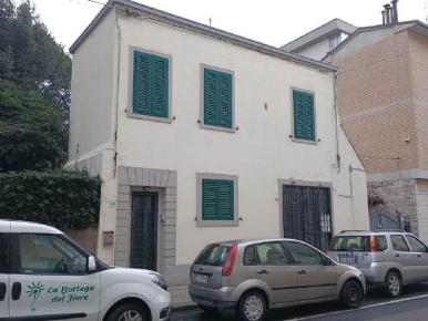 Foto Appartamento a Livorno Calzabigi di 93 m² con 3 locali in vendita