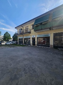 Foto Negozio in Via del perlar 25/a, Verona Zona Fiera di 220 m² in affitto