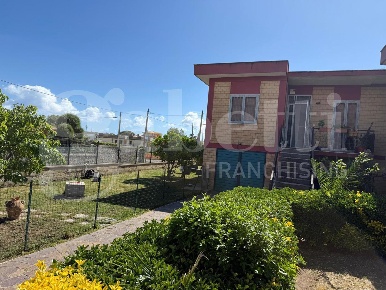 Foto Villa bifamiliare in Via Filettino 28, Nettuno Ponserico, Cretarossa