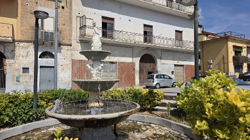 Foto Appartamento in Via Ponte Carolino 372, Maddaloni Centro di 600 m²