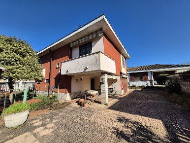 Foto Villa singola in Via alcide de gasperi 12, Valera Fratta di 156 m²