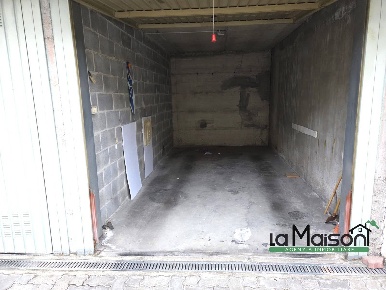 Foto Posti auto in VIA TORINO 41, Santhià di 13 m² con 1 locali in vendita