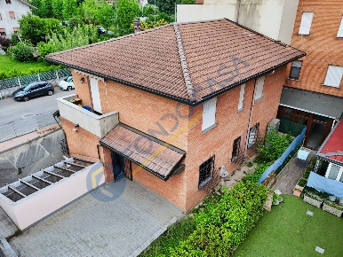 Foto Appartamento in Via Olimpiadi 46, Desio di 99 m² con 3 locali