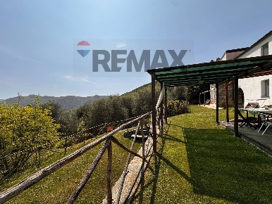 Foto Case semi ndipendenti in Strada Provinciale 453, Ortovero di 310 m²