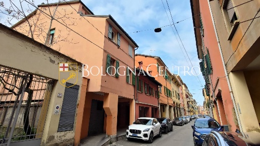 Foto Appartamento in Via San Petronio Vecchio, Bologna Santo Stefano