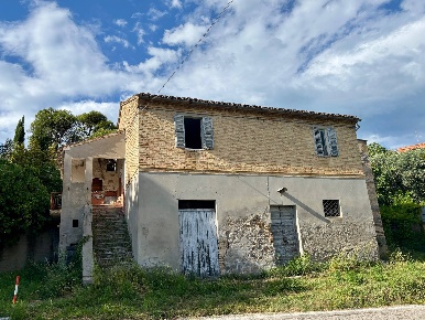 Foto Rustico in via colle in su, Acquaviva Picena di 470 m² con 5 locali