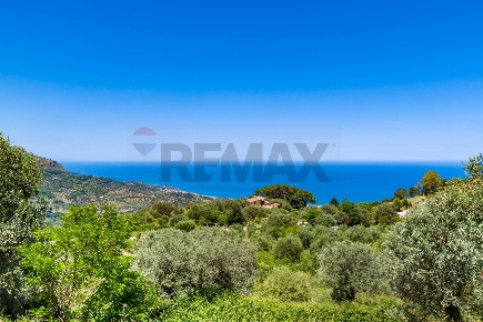 Foto Villa unifamiliare a Sant'Agata di Militello Vallebruca Iria di 189 m²