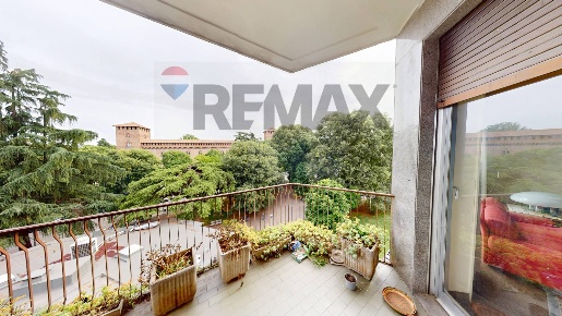 Foto Appartamento in Piazza Castello 19, Pavia Centro Storico di 220 m²