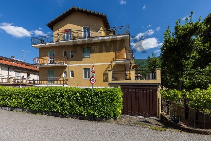 Foto Appartamento in VIA GATTONI 40, Porto Ceresio di 122 m² con 3 locali